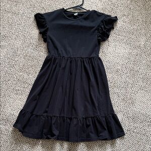 SHEIN Black Ruffle Sleeve Kids Dress
